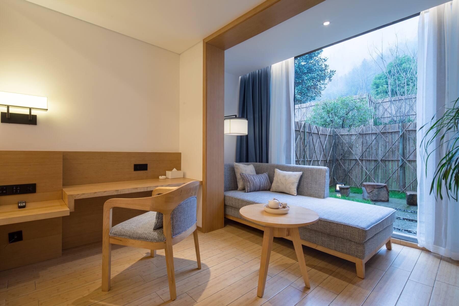 Howard Johnson Huashuiwan Hot Springs Resort Chengdu Eksteriør billede