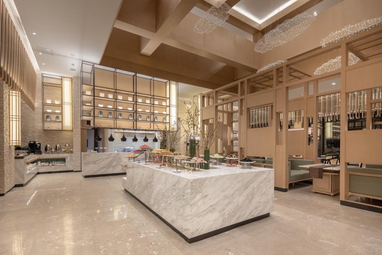Howard Johnson Huashuiwan Hot Springs Resort Chengdu Eksteriør billede