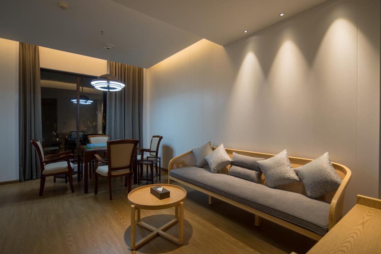 Howard Johnson Huashuiwan Hot Springs Resort Chengdu Eksteriør billede